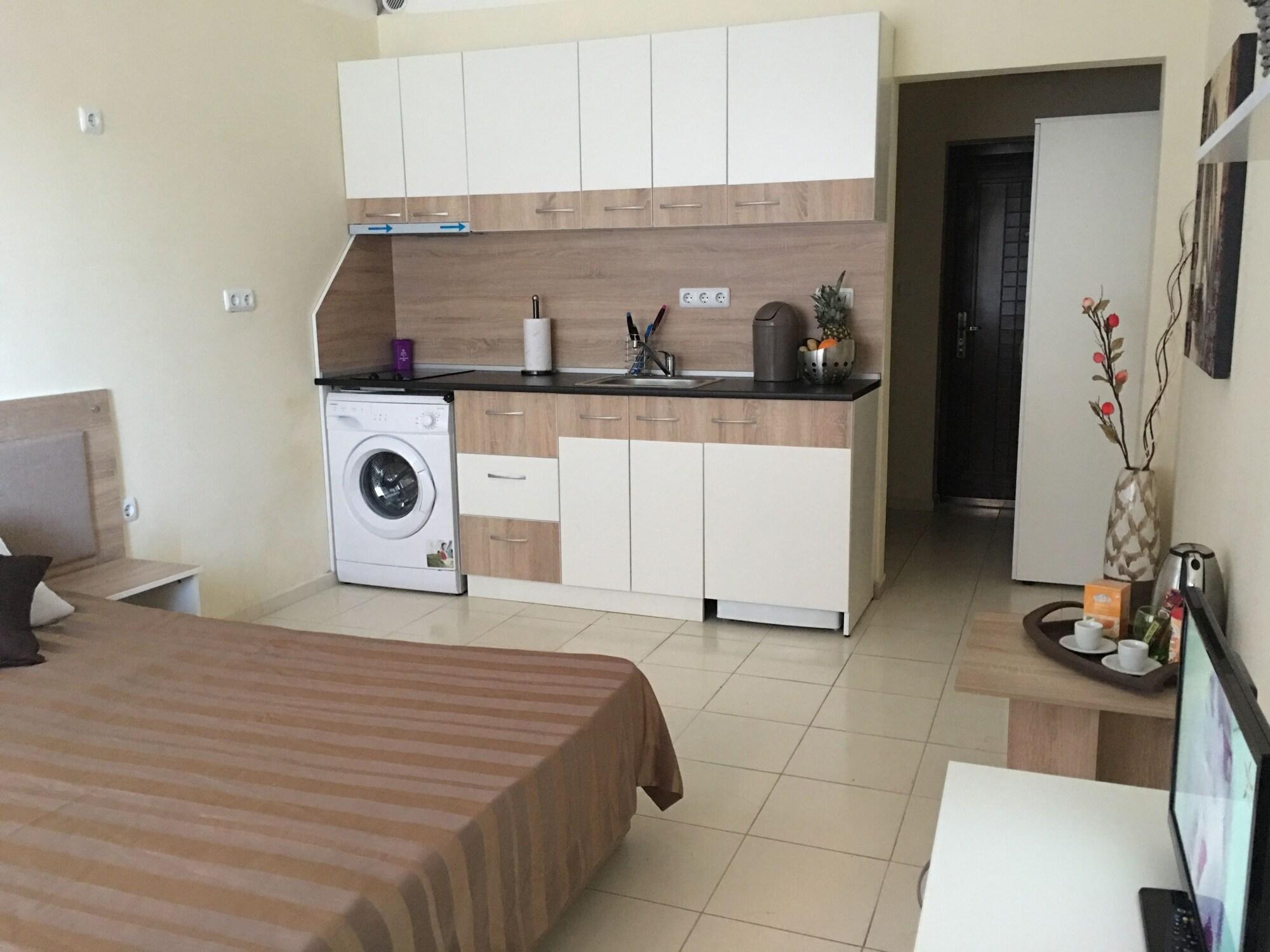 Beach Aparthotel Salt Lake Pomorie Extérieur photo